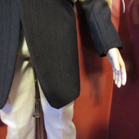 NEW The Franklin Mint Gone with the Wind Twelve Oaks BBQ Rhett Butler Vinyl Doll - Picture 7 of 9
